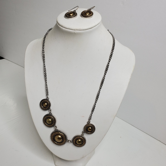 Silver/Gold Earring and Necklace Set - Picture 9 of 12